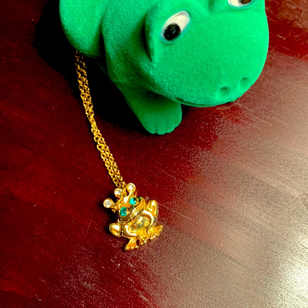 Beautiful Necklace NIB